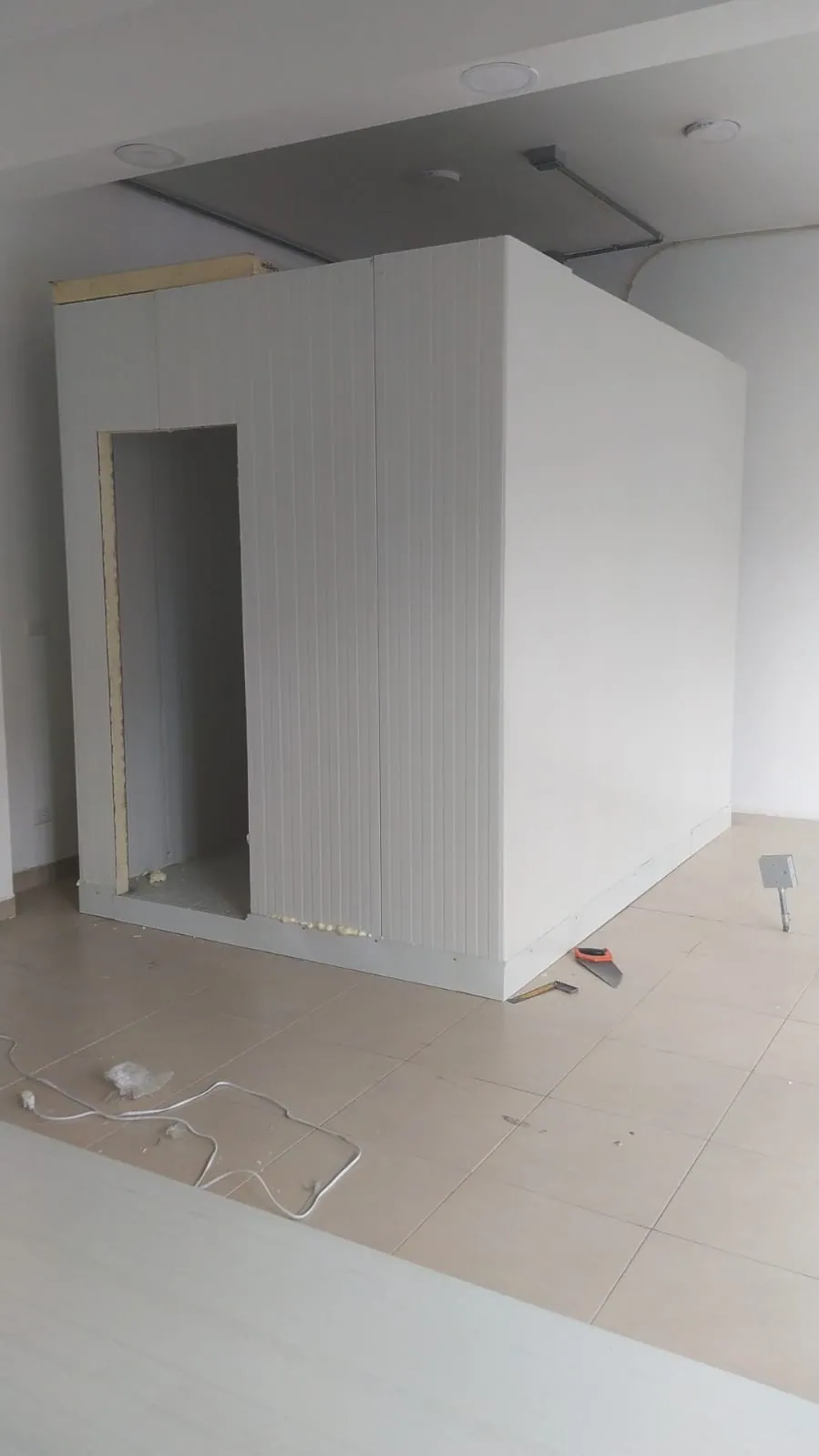Cuarto frío para carnicería en Medellín — AgroCool Systems, foto 1
